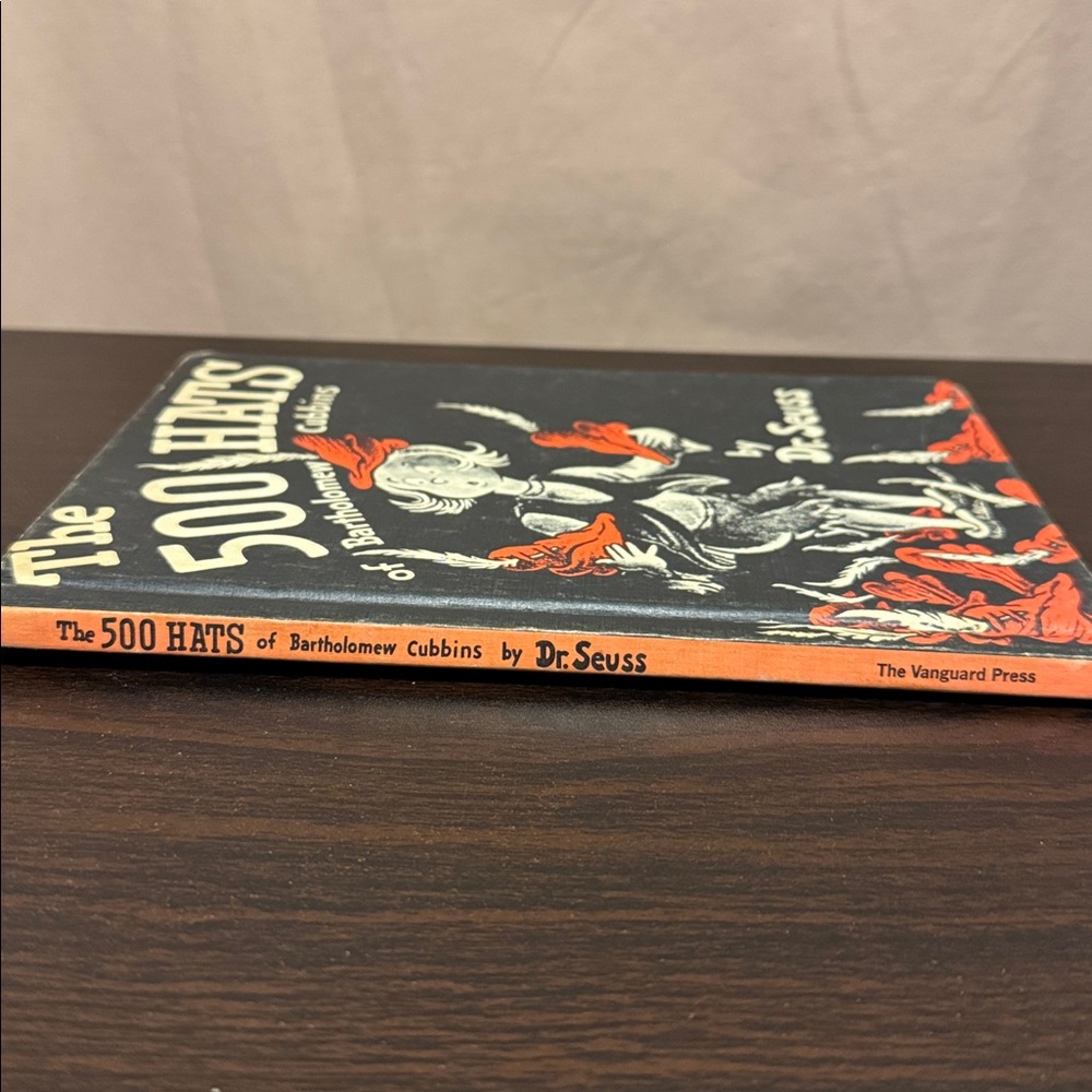 The 500 Hats of Bartholomew Cubbins by Dr. Seuss - Picture 5 of 12